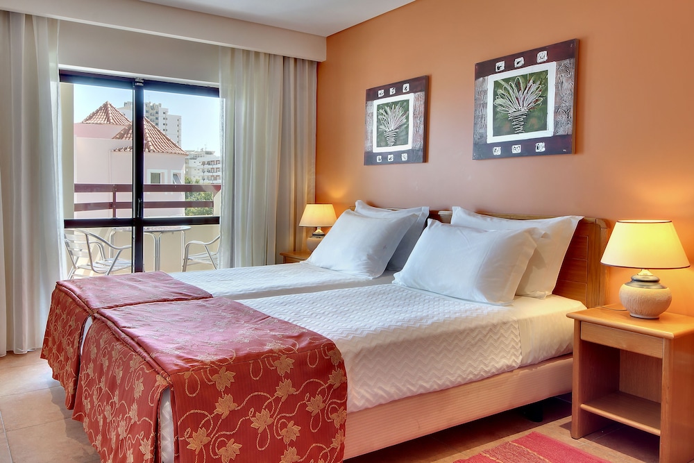 Alba Hotel 24/50