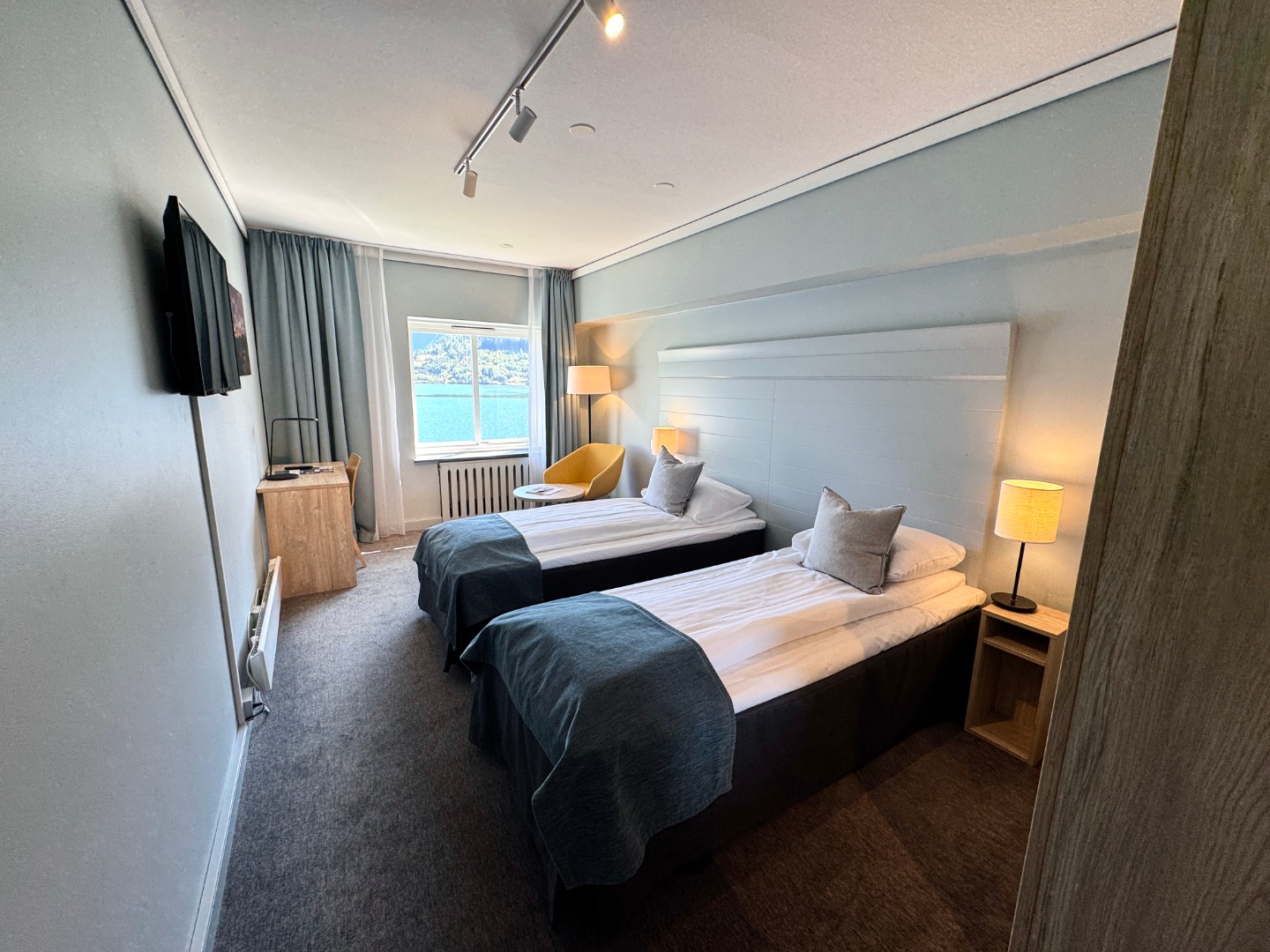 Room, Double or Twin Bed, Fjord View, No Balcony