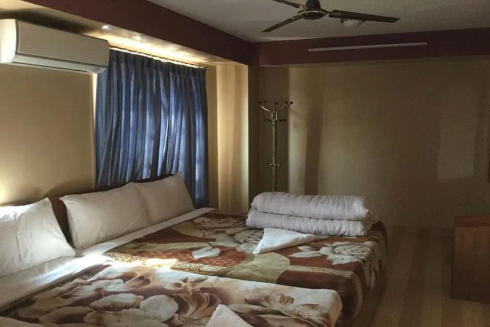 Shiva Shankar Hotel 24/32
