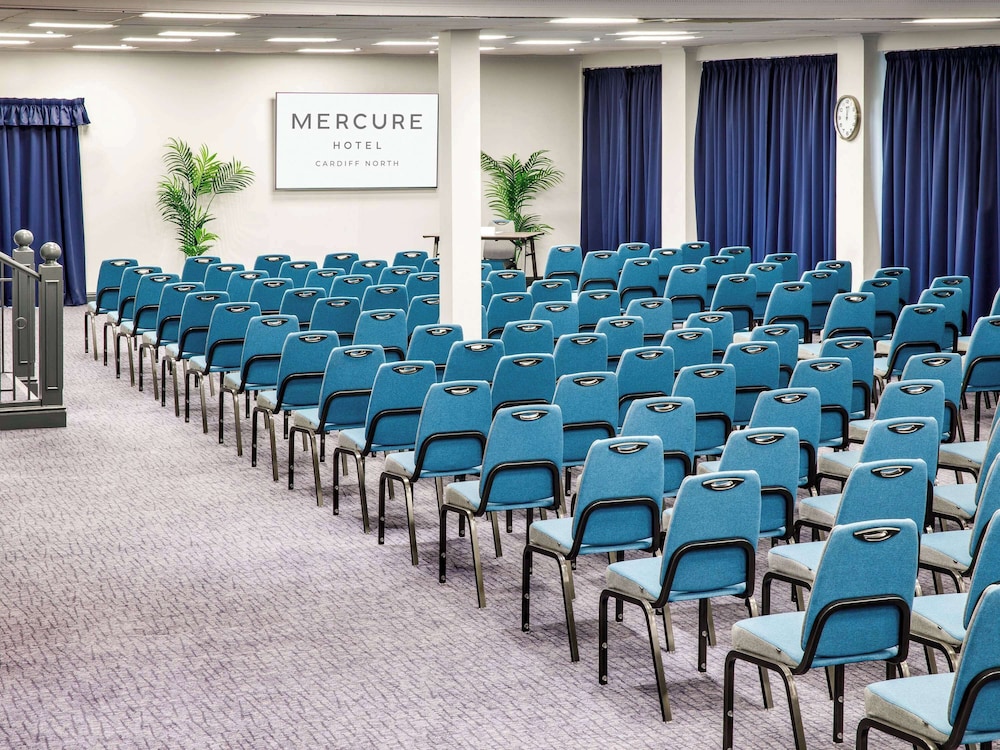 Mercure Cardiff North Hotel 43/50