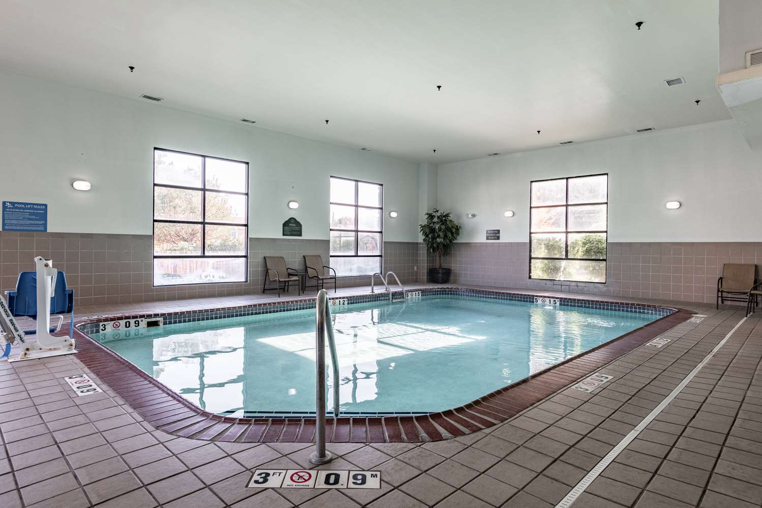 Wingate by Wyndham Vienna Parkersburg 26/48