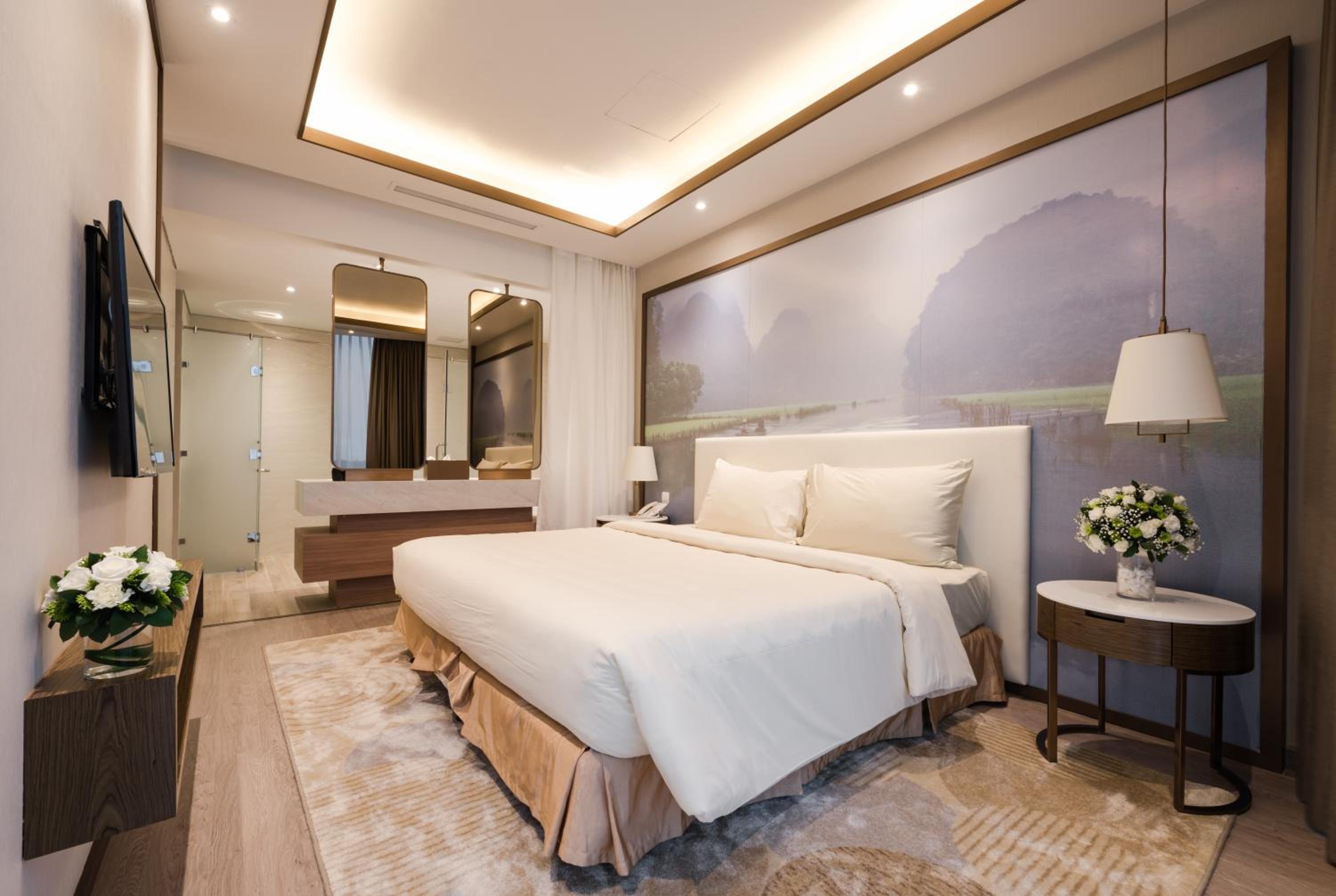 Grand, Premier, King Bed