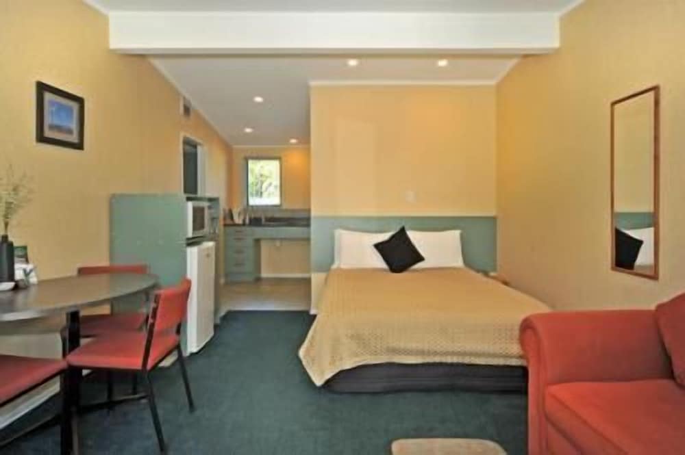 A'la Vista Motel 16/27
