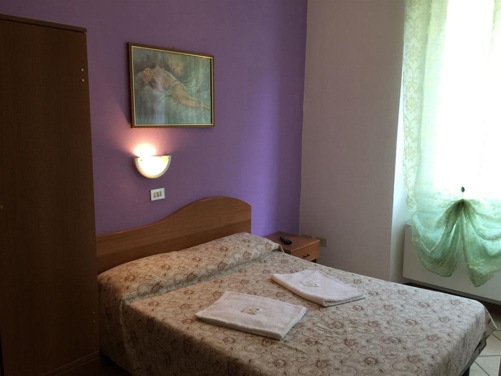 Hotel Adelchi 28/35