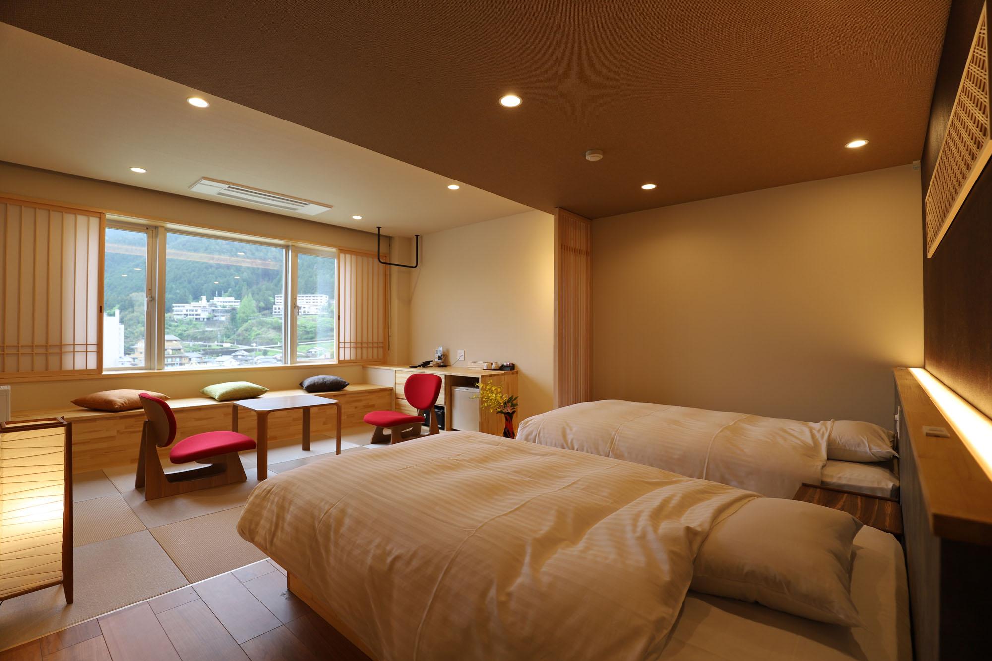 JAPANESE WESTERN, FUTON BED, TWIN BEDS