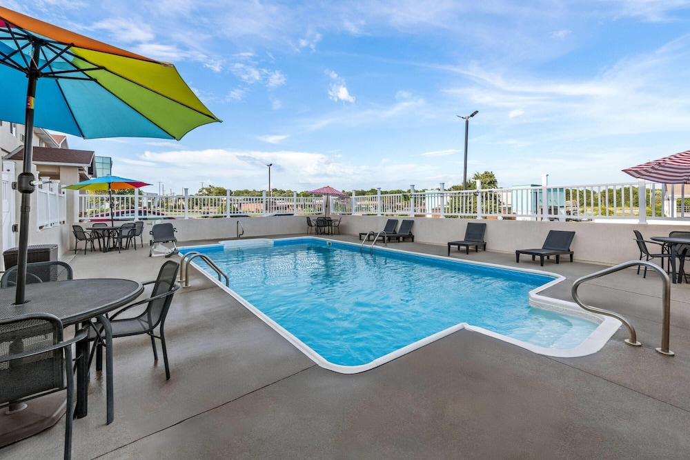 Super 8 By Wyndham Independence Kansas City 51/55