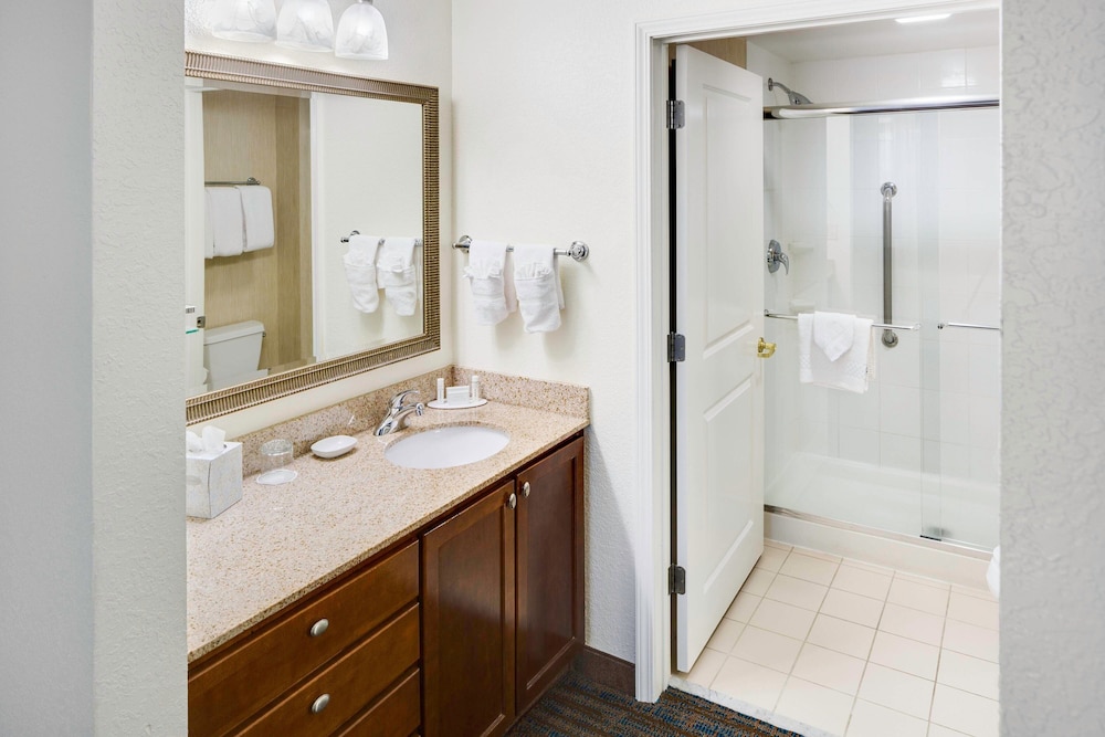 Studio, King Bed, Sofa, Accessible, Residence Inn by Marriott Milford 2/2