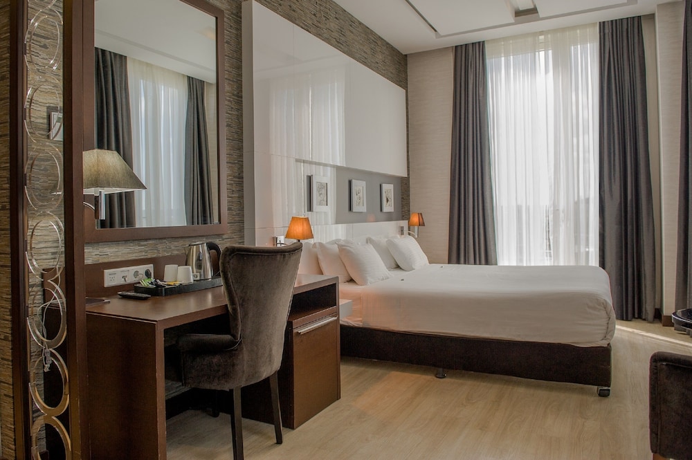Grand Hotel Downtown 18/50