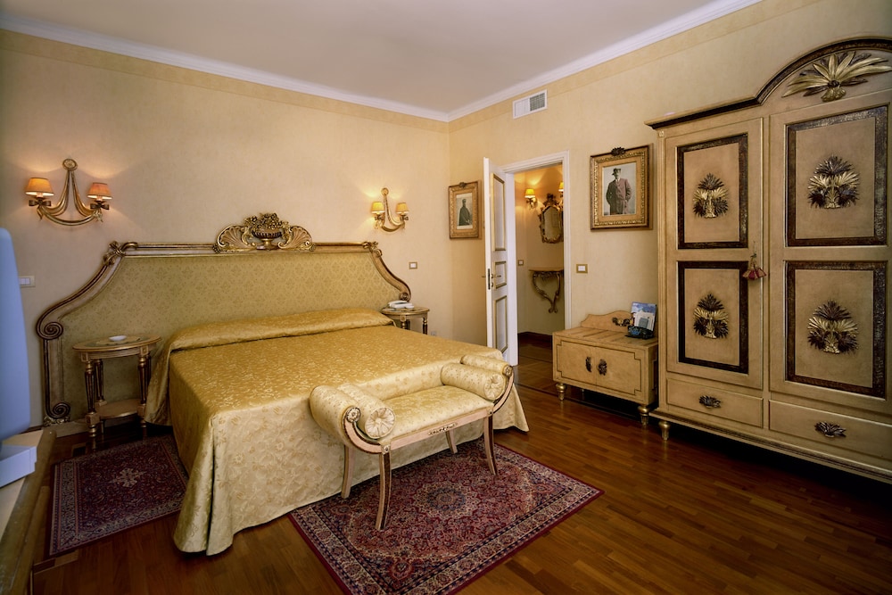 جناح ديلوكس بسرير كوين، Park Hotel Villa Ariston 3/6