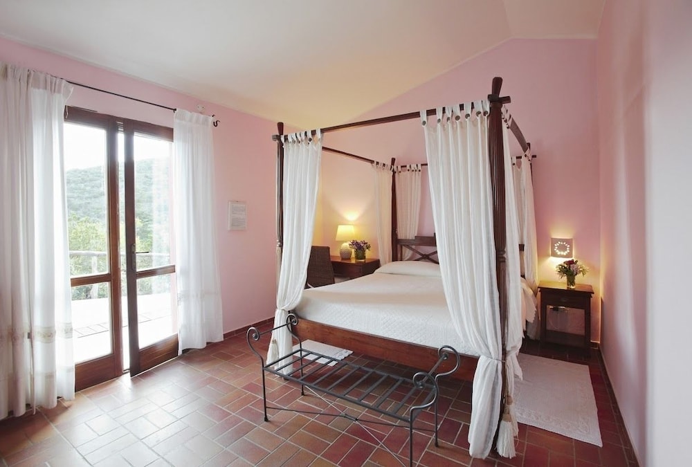 DELUXE, DOUBLE BED, SEA VIEW
