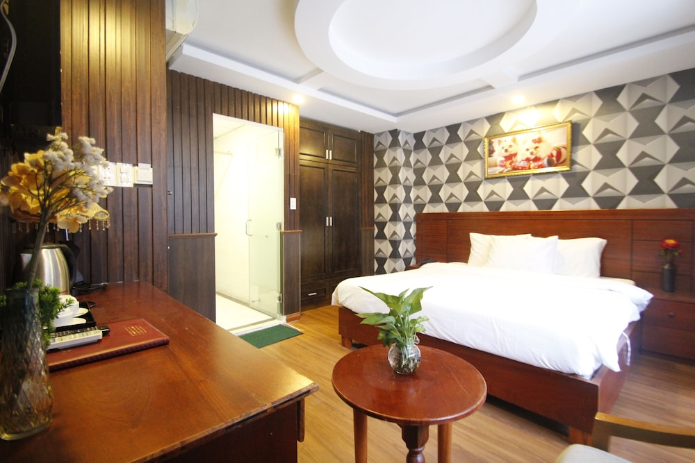 Queen Central Hotel 45/60