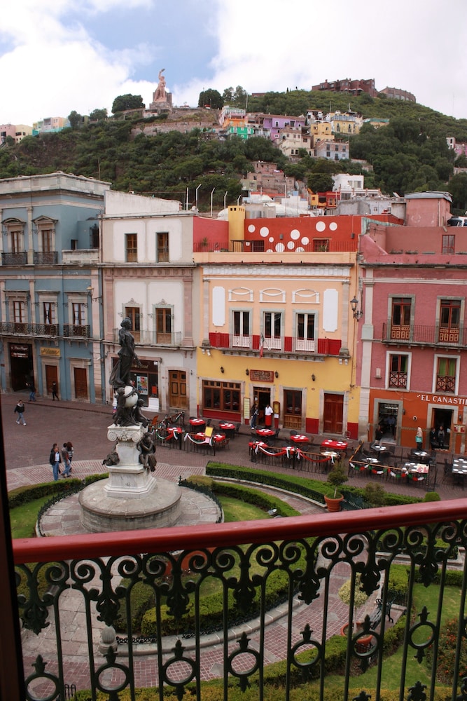 Hotel de la Paz 43/51