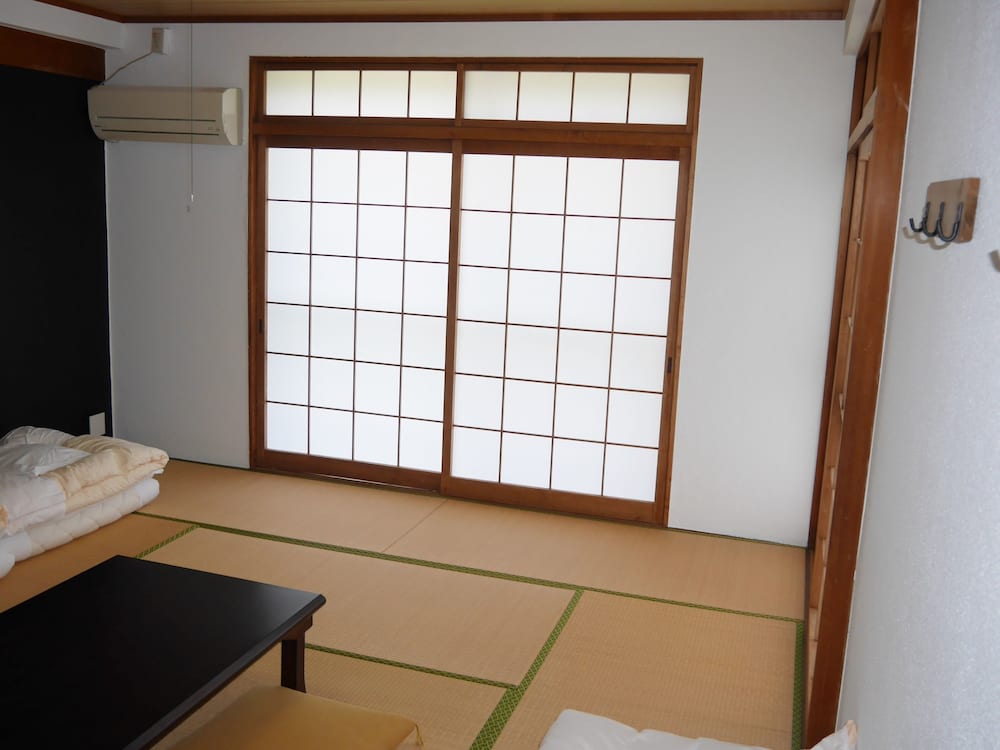 J-Hoppers Lake Biwa Guesthouse - Hostel 36/61