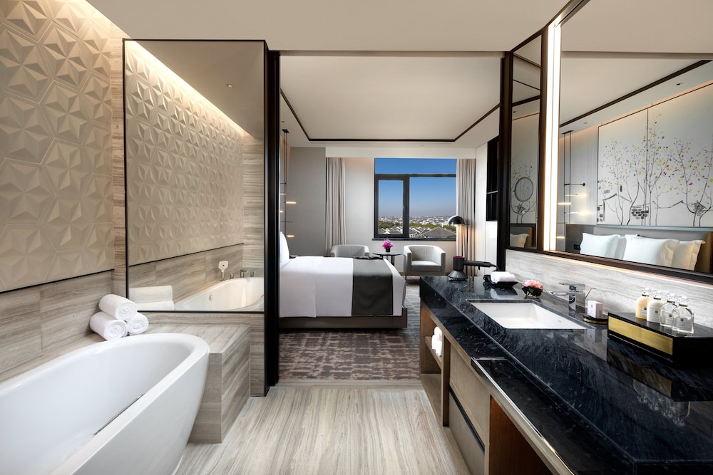 Crowne Plaza Wuzhen 10/71