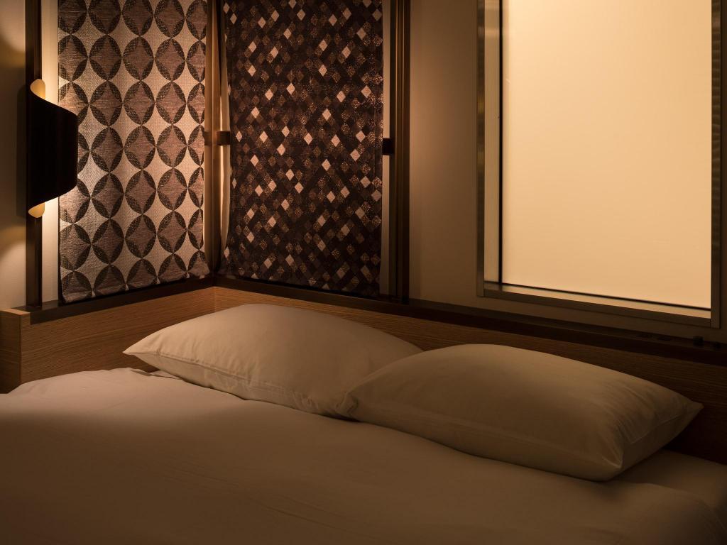 Moderate, Double Bed