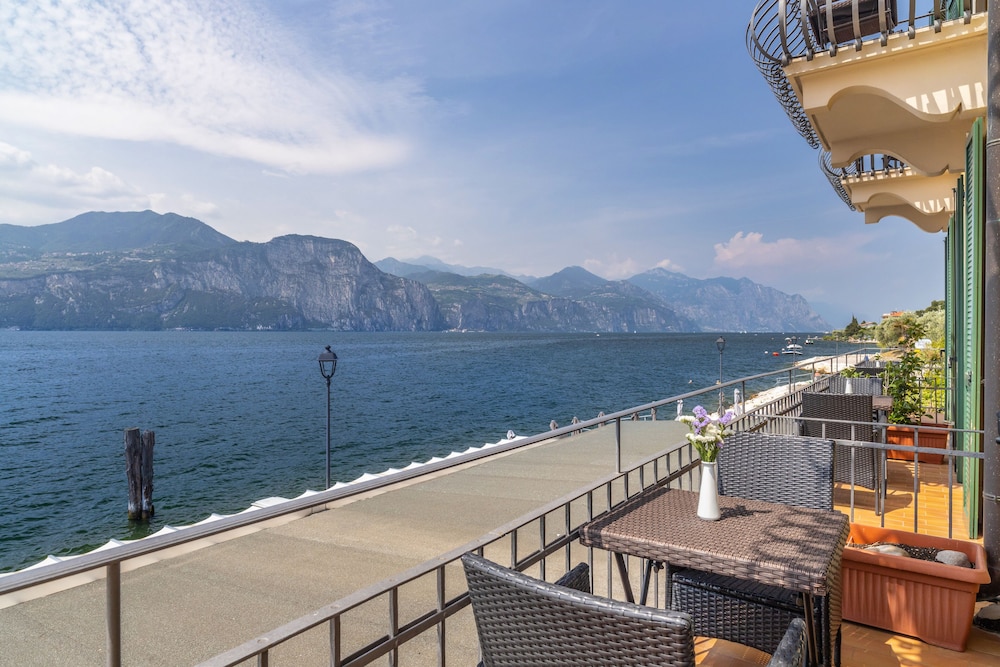 Boutique Hotel Brenzone 66/78