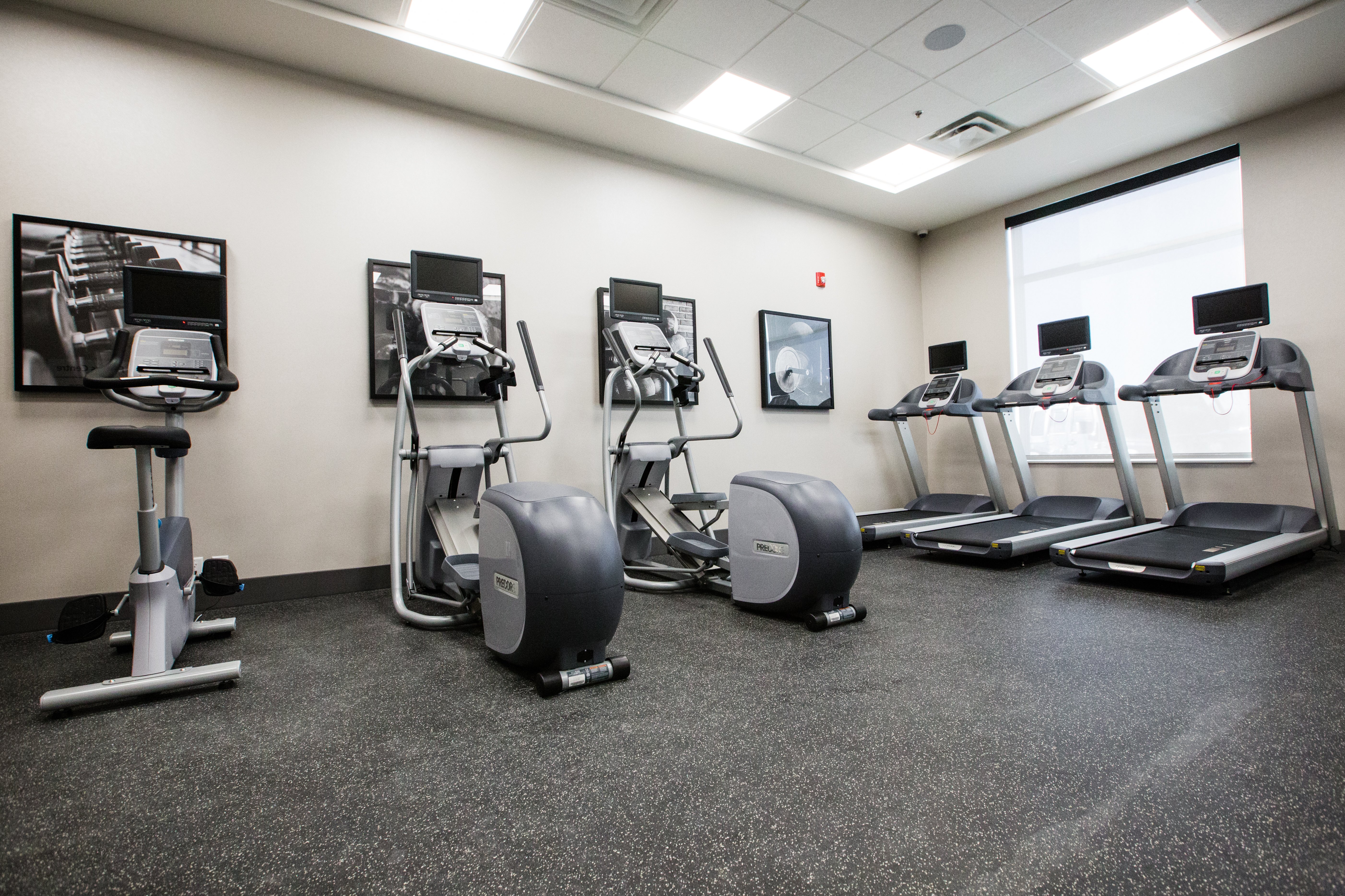 Holiday Inn Hotel Suites Calgary South Conference Ctr 37/73