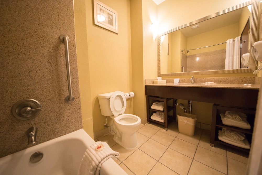 Comfort Suites Montgomery South 10/38
