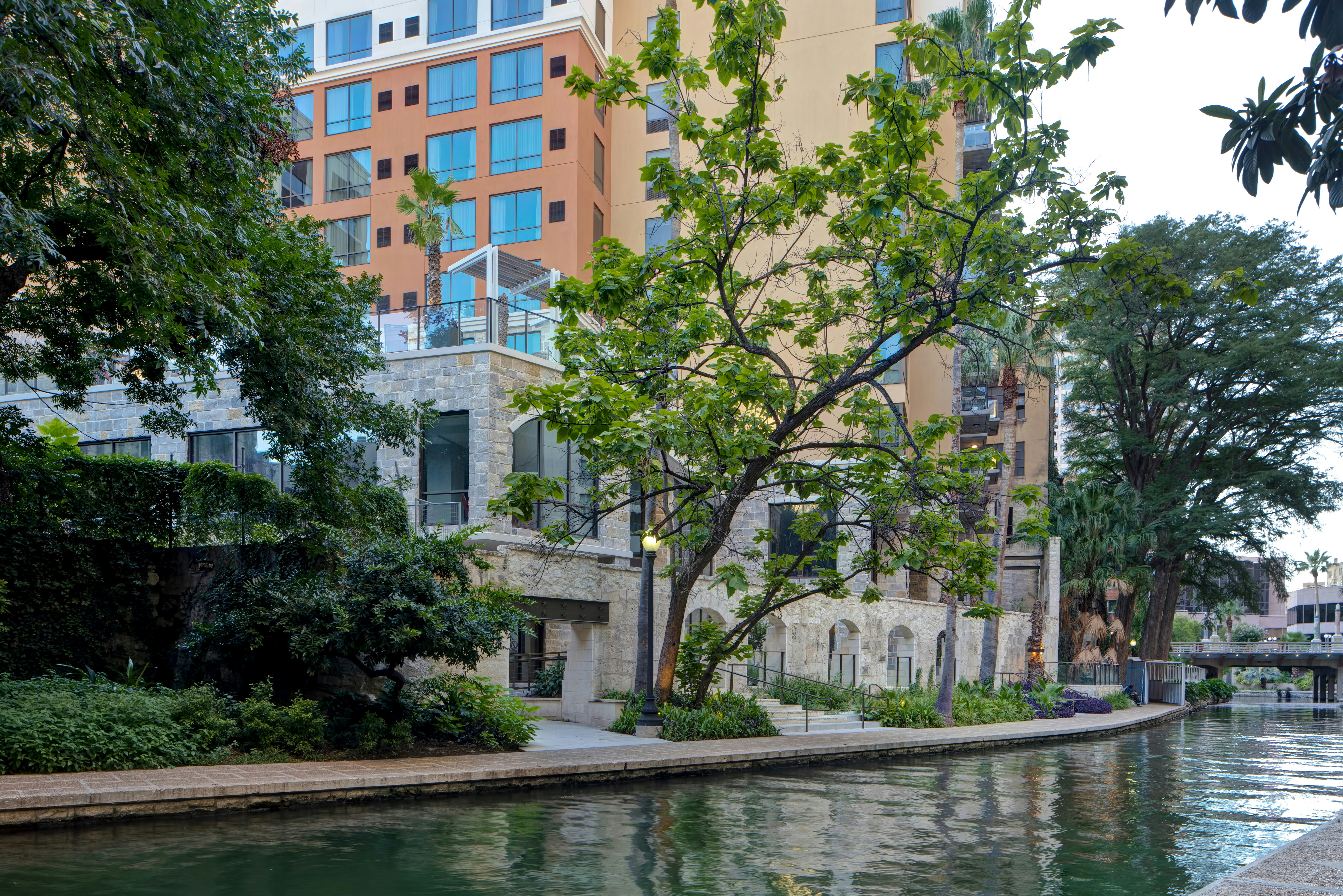 Hampton Inn & Suites San Antonio Riverwalk 71/77