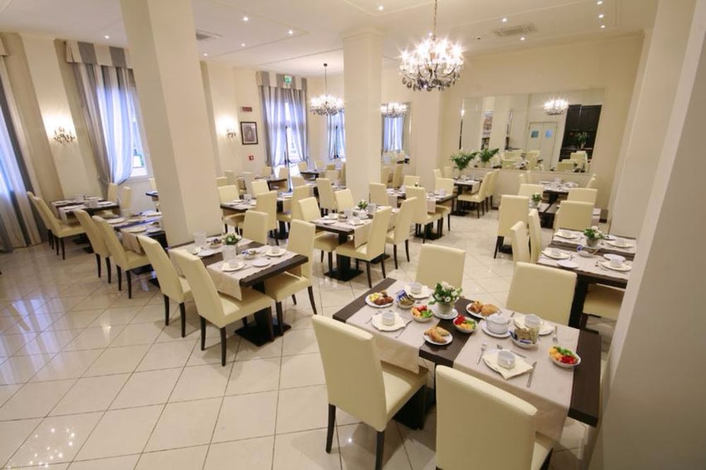 Savoia Hotel Regency 26/36