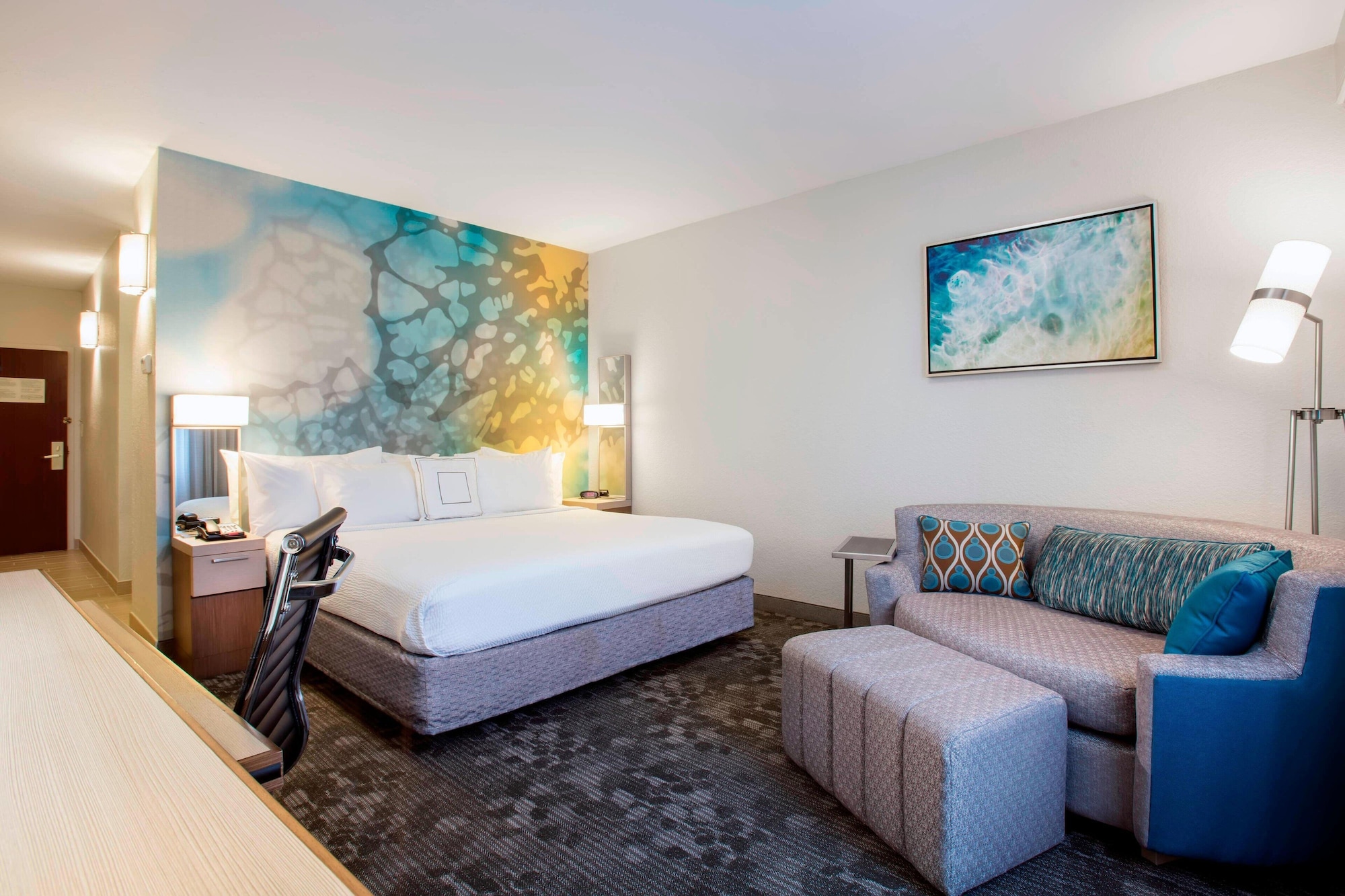1 Bedroom, Suite, King Bed, Sofa, Balcony
