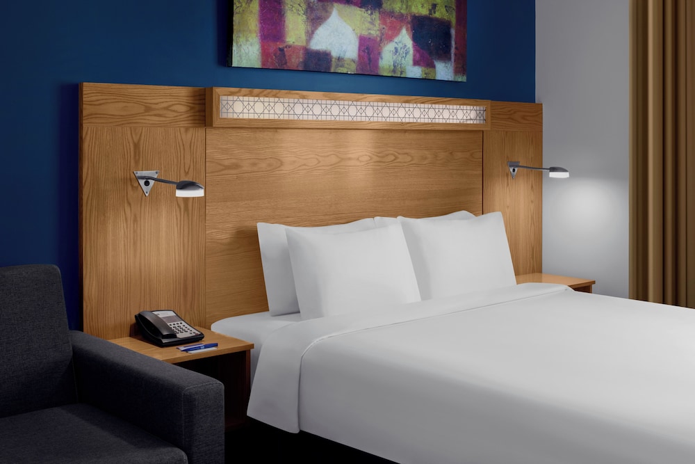 Holiday Inn Express Dubai Airport 22/44