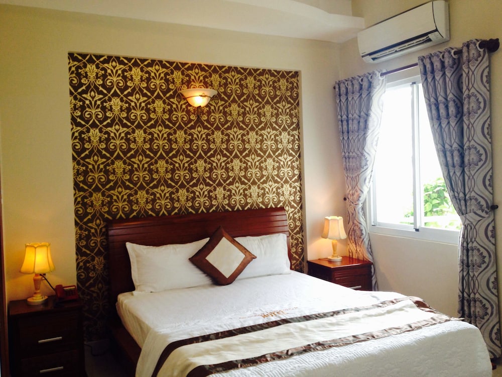 Queen Garden Hotel 24/65