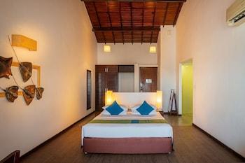 1 Bedroom, Deluxe, Double Bed, Beach Side, Partial Ocean View