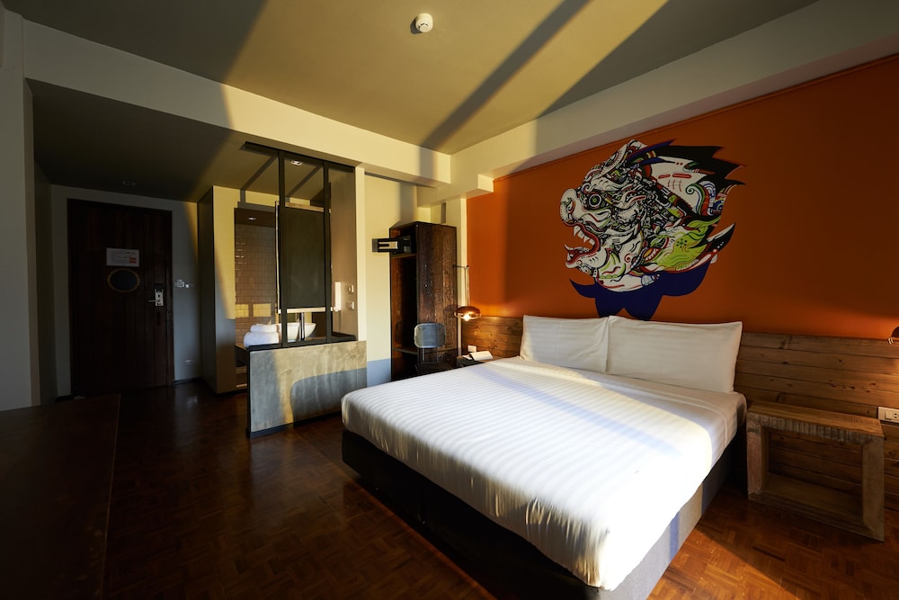 DELUXE, DOUBLE BED, BALCONY