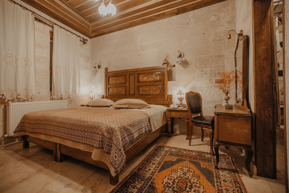 Serenus Cave Suites 17/50