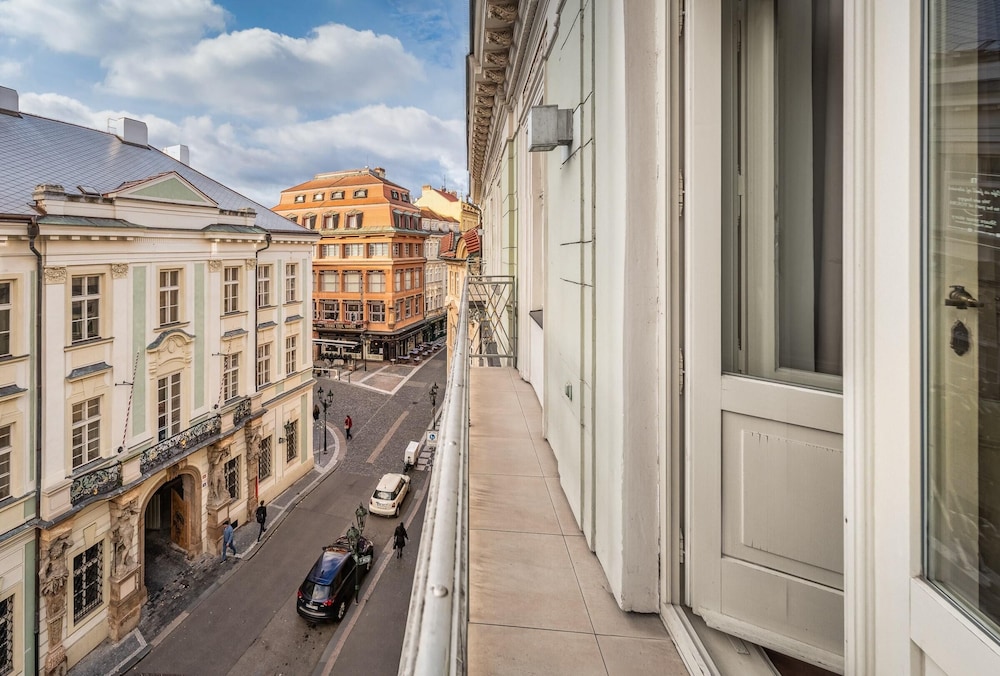 Golden Angel Suites by Adrez Living 6/62