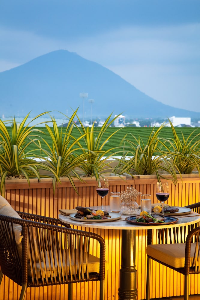 Melia Vinpearl Tay Ninh 61/63