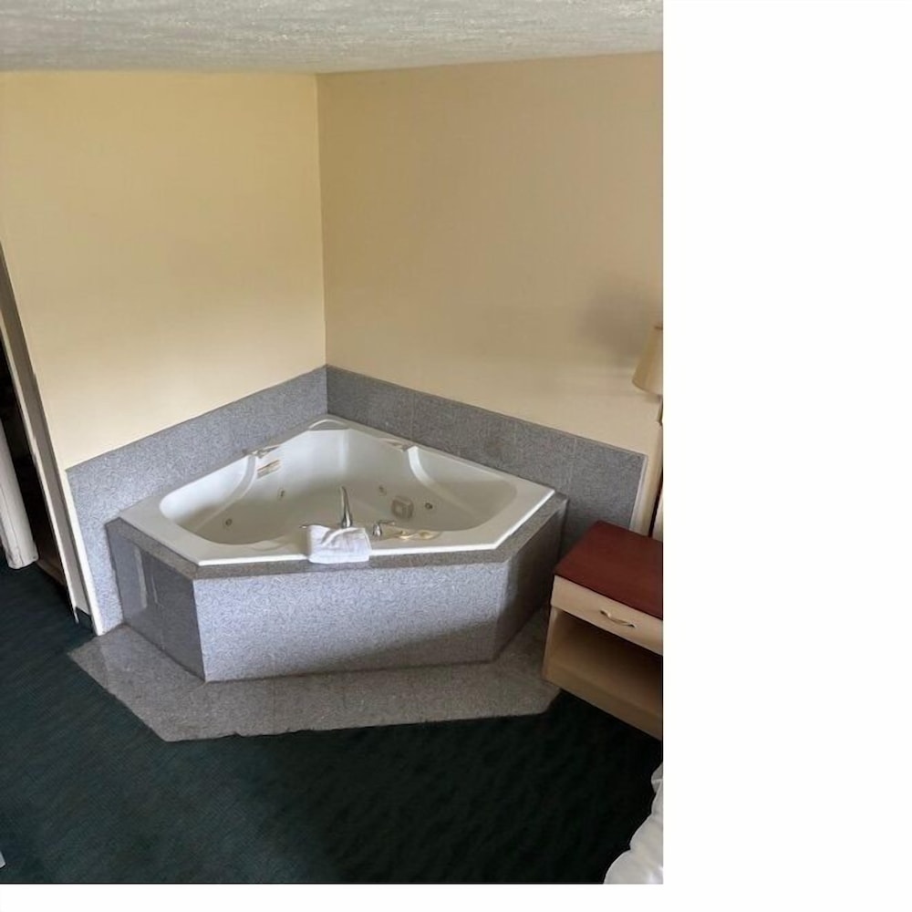 Budget Inn Talladega 35/61