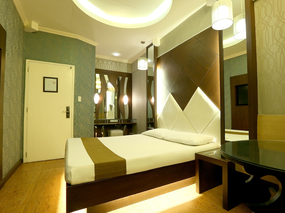 Hotel Ava Gil Puyat 11/56