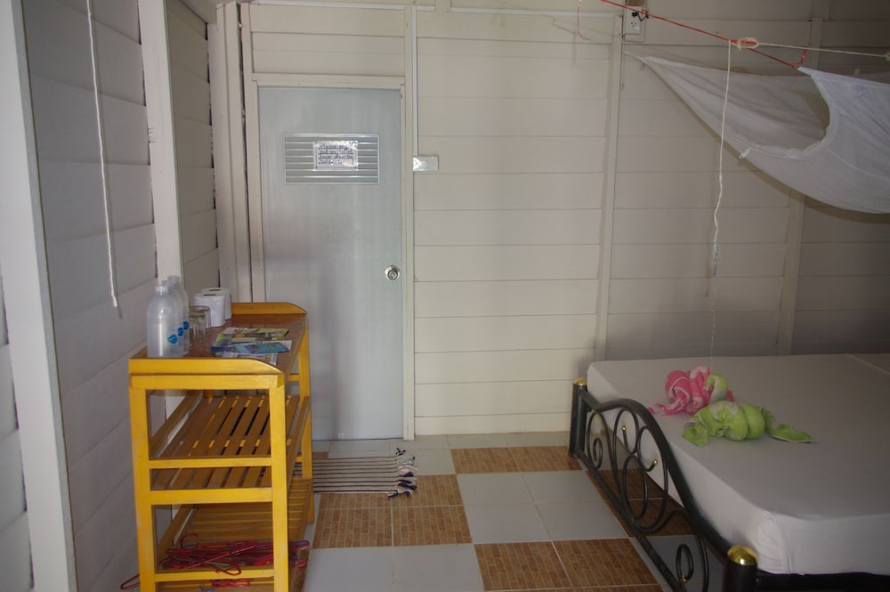 Thai House Beach Resort 49/50