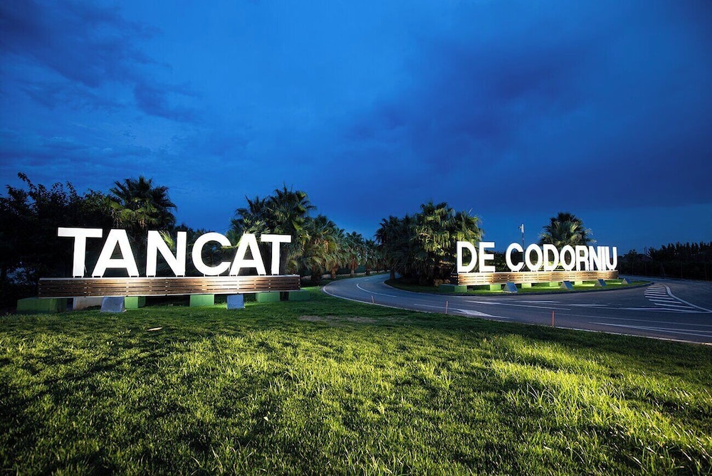 Rusticae Tancat De Codorniu 63/72