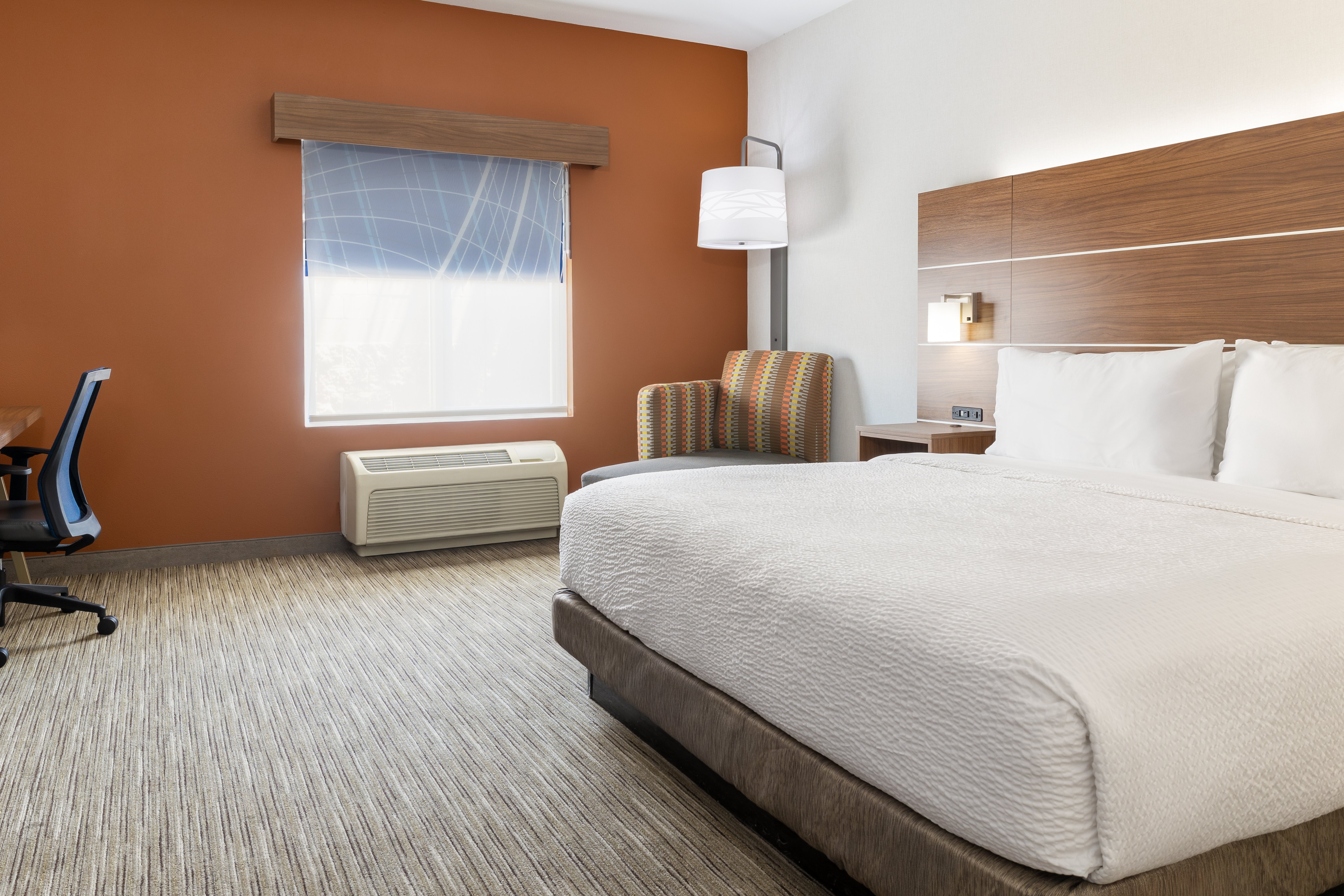 Holiday Inn Express & Suites Las Vegas SW Spring Valley, an IHG Hotel 17/55