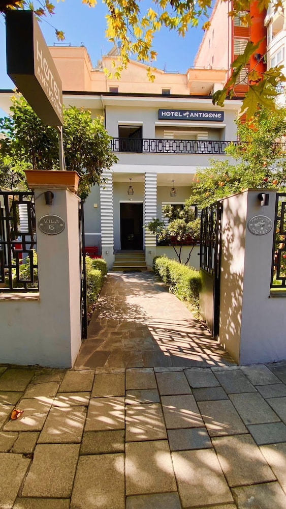 Hotel Antigone 45/54