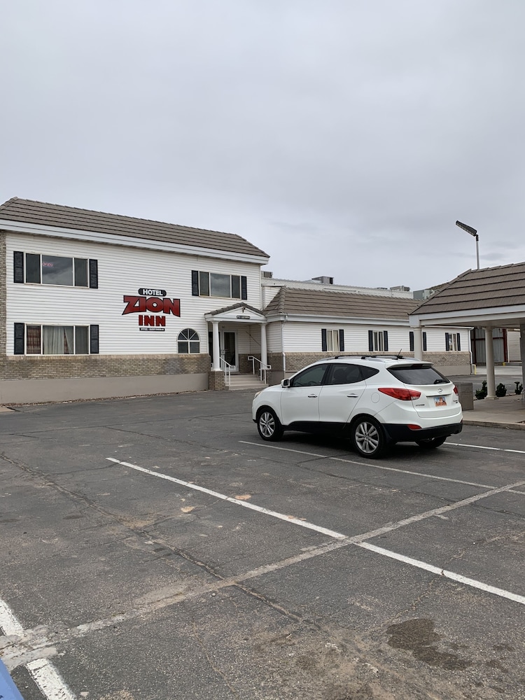 Ramada by Wyndham La Verkin Zion National Park 45/58