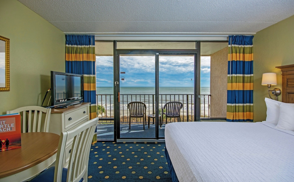 Schooner, Junior Suite, 2 Queen Beds, Ocean Front، Compass Cove Resort 2/2