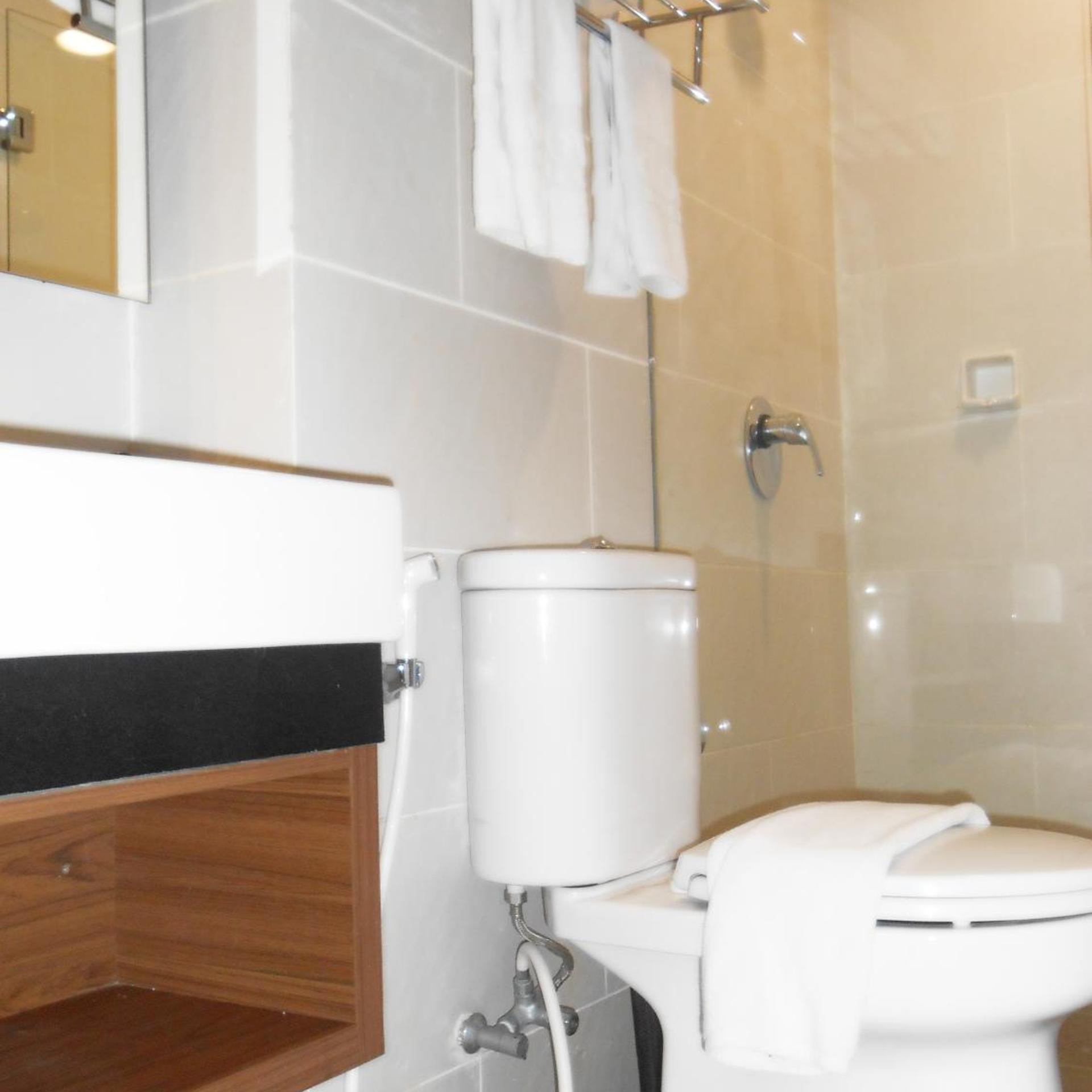 غرفة سوبيريور بسرير مزدوج، Midtown Hotel Surabaya 3/3