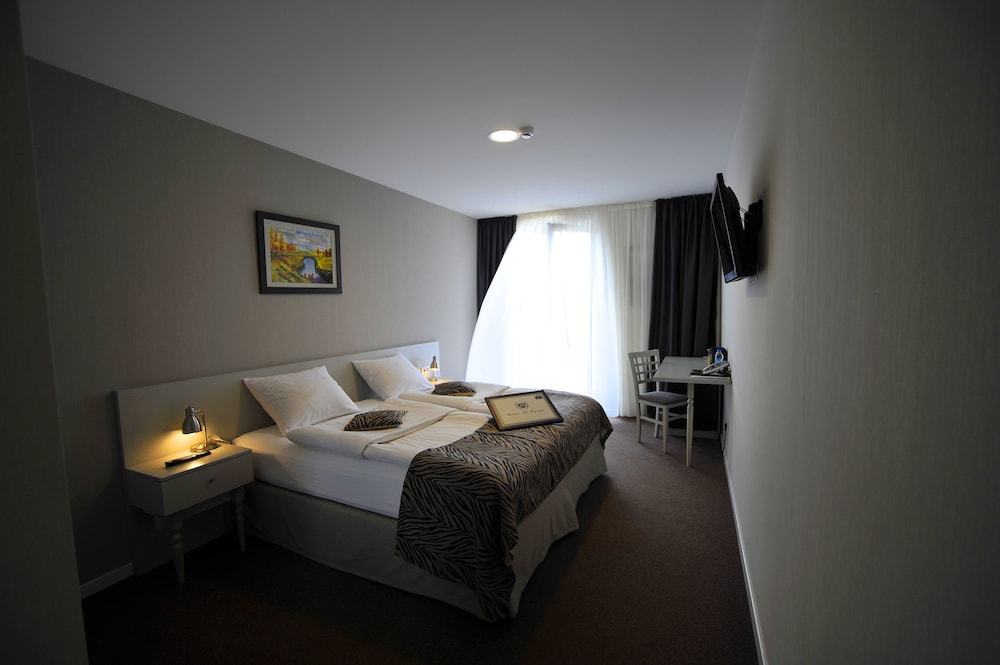 STANDARD, DOUBLE BED