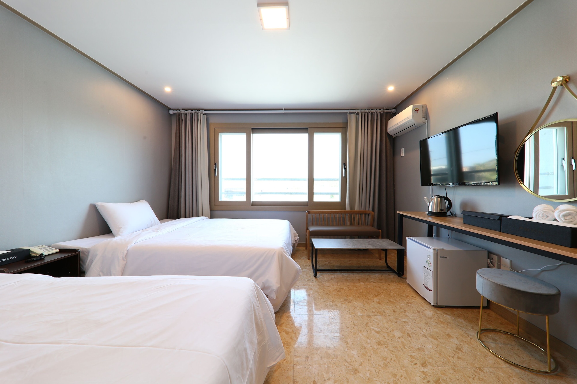 SUPERIOR, TWIN BEDS