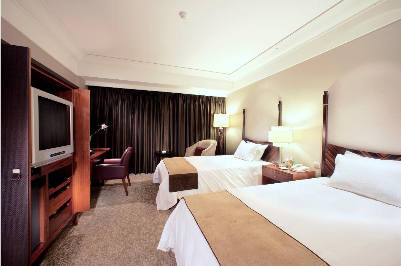 DELUXE, TWIN BEDS
