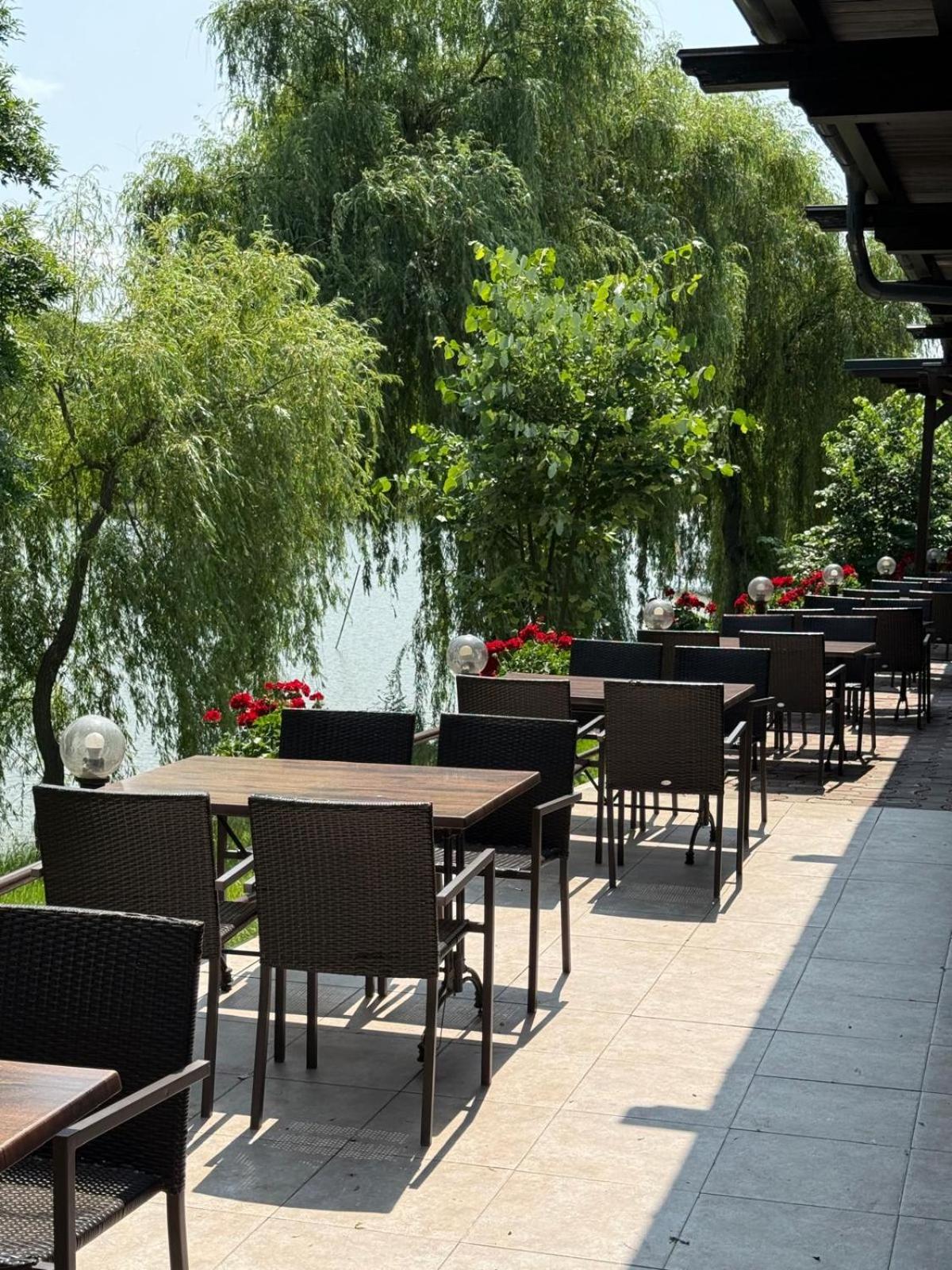 Ciric Hotel 33/46