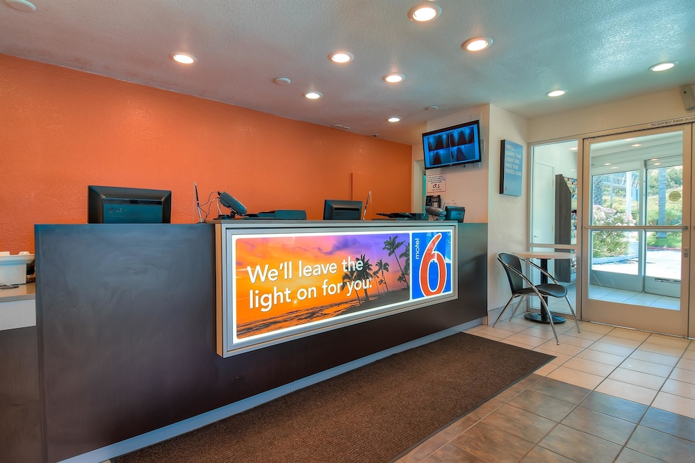 Motel6 San Diego Hotel Circle Mission Valley 7/61