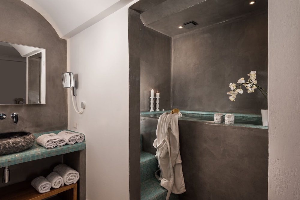 Elements Of Caldera Suites 47/50