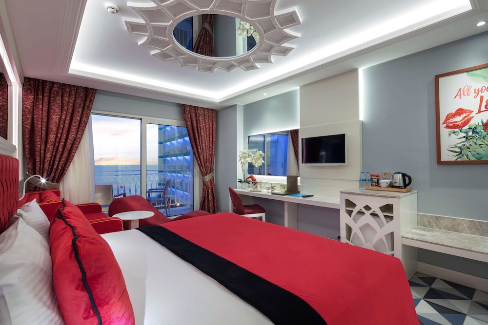 HONEYMOON, SEA VIEW