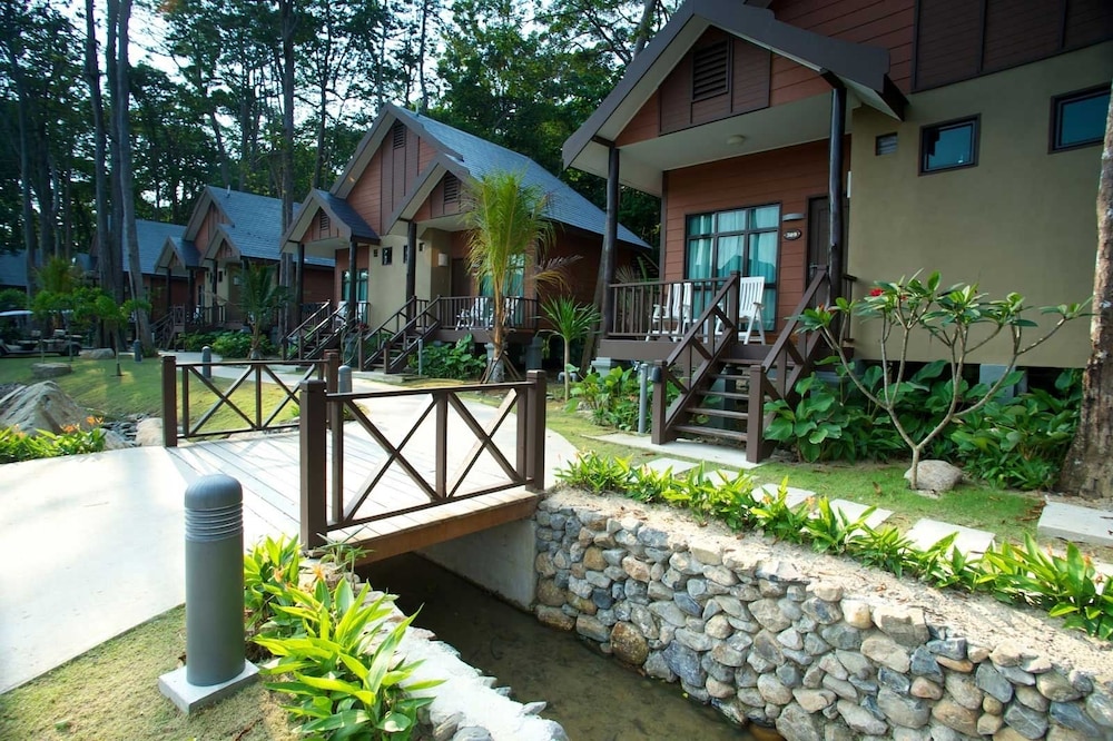 Tunamaya Beach and Spa Resort 68/69
