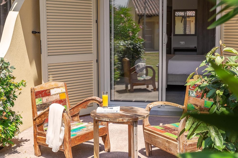 Marina Di Lava Hotel 36/60